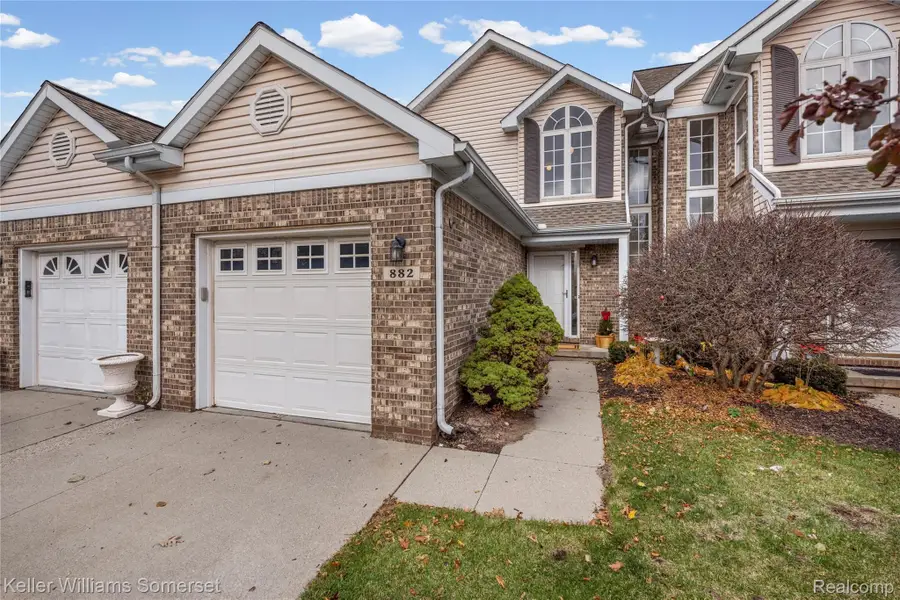 882 Natures Cove Court, Wixom, MI 48393 - Image #2