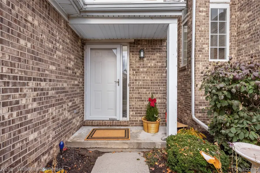 882 Natures Cove Court, Wixom, MI 48393 - Image #3