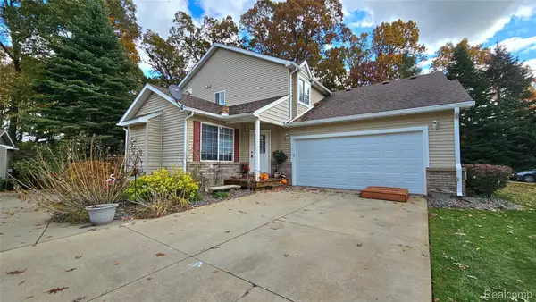 8883 Redstone Drive #2, Pinckney, MI 48169