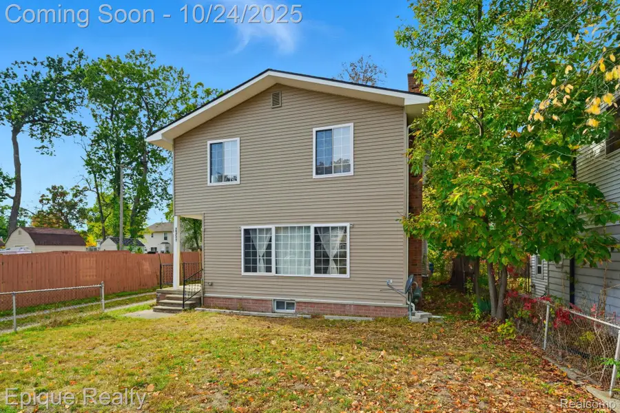 2351 Overridge Avenue, Waterford, MI 48327 - Image #2