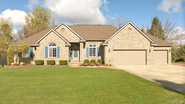 4400 Oak Tree Trail, Fenton, MI 48430