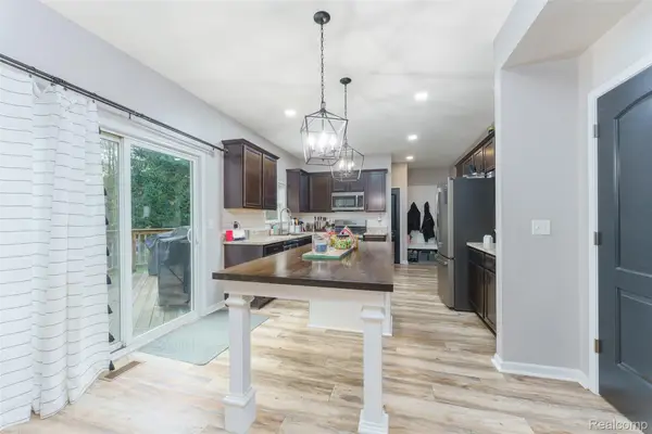 132 Crystal Wood Circle, Howell, MI 48843