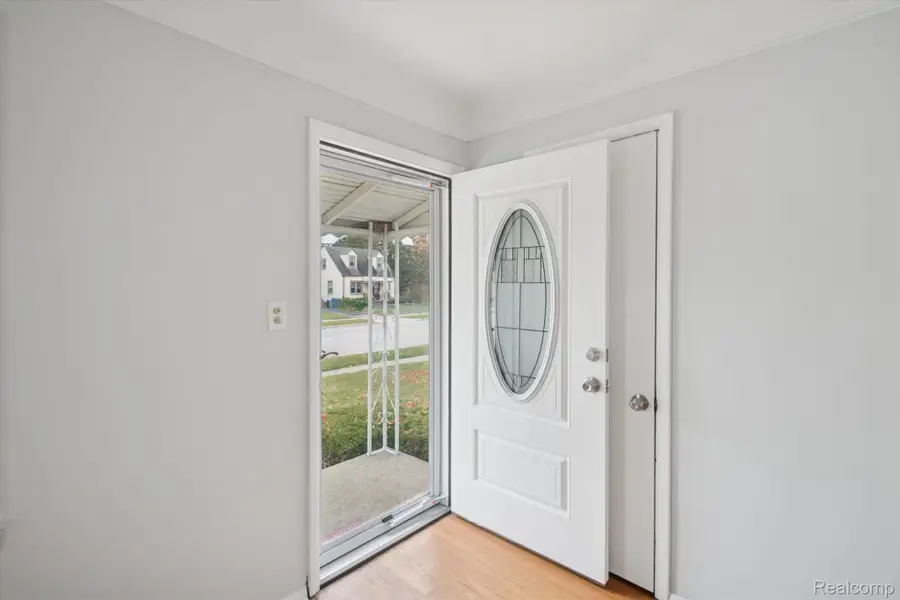 8157 Stephens, Center Line, MI 48015 - Image #3