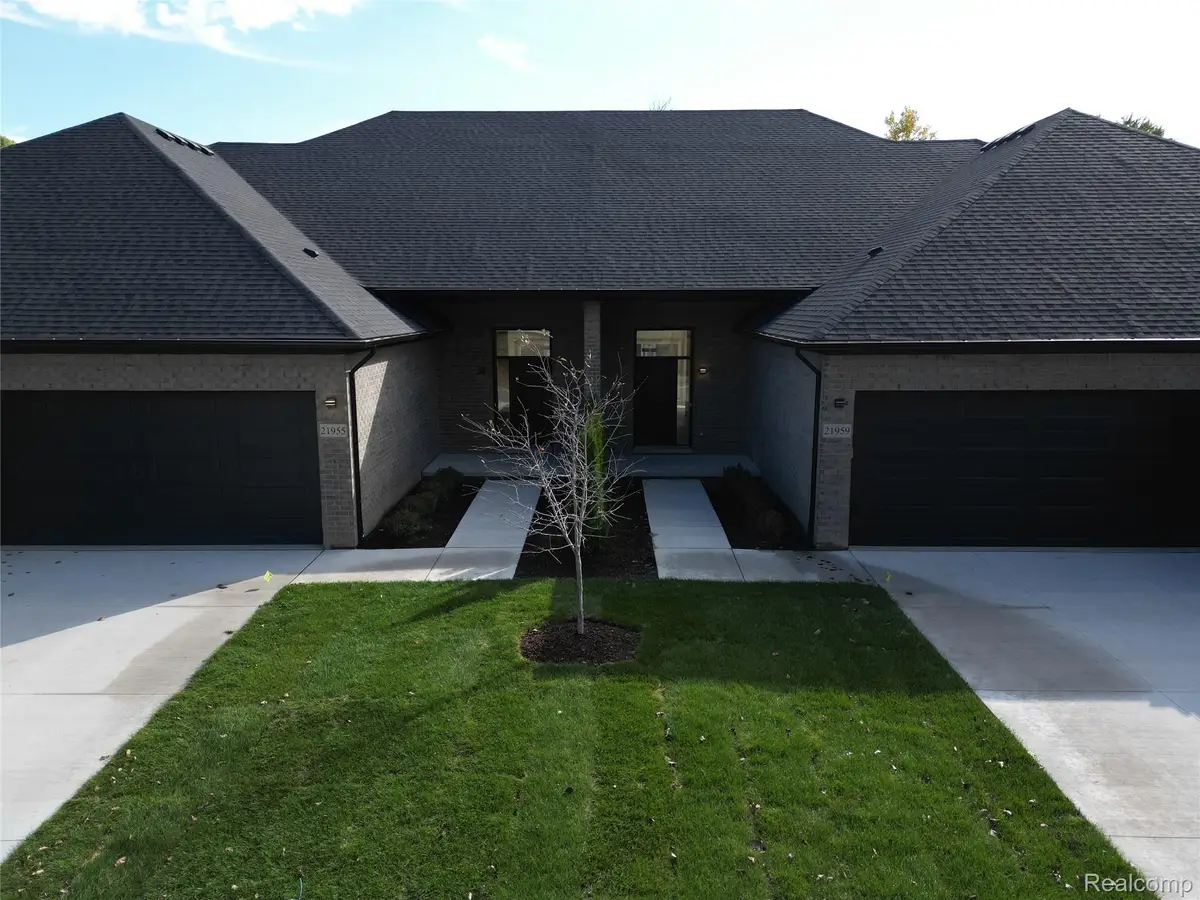21959 Deer Brook Drive #2, Southfield, MI 48075 - Image #1