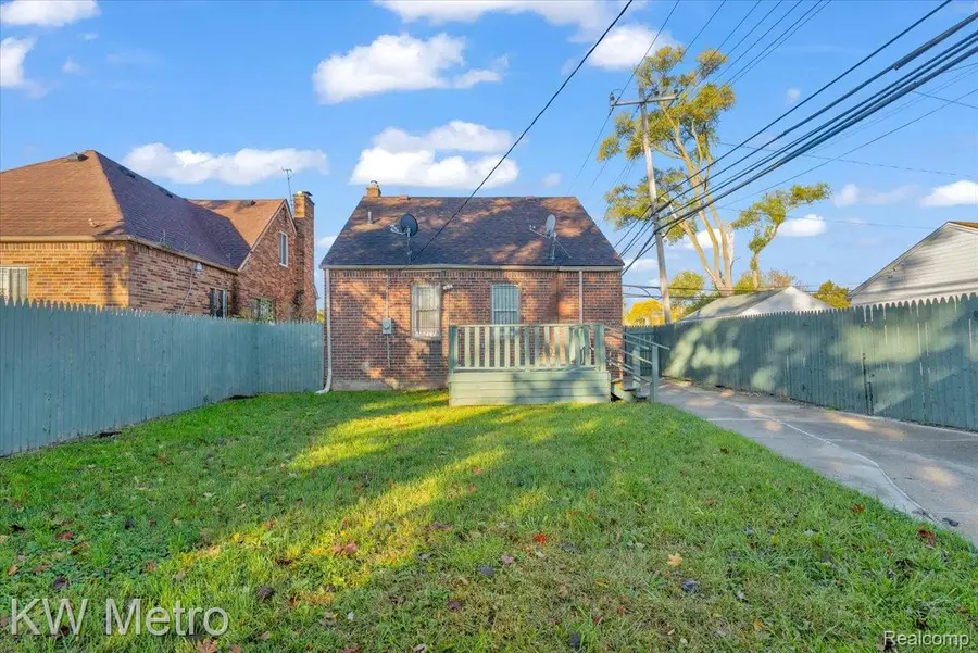 19360 Strathmoor Street, Detroit, MI 48235 - Image #2