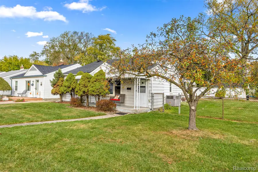 28424 Elmwood Street, Garden City, MI 48135 - Image #2