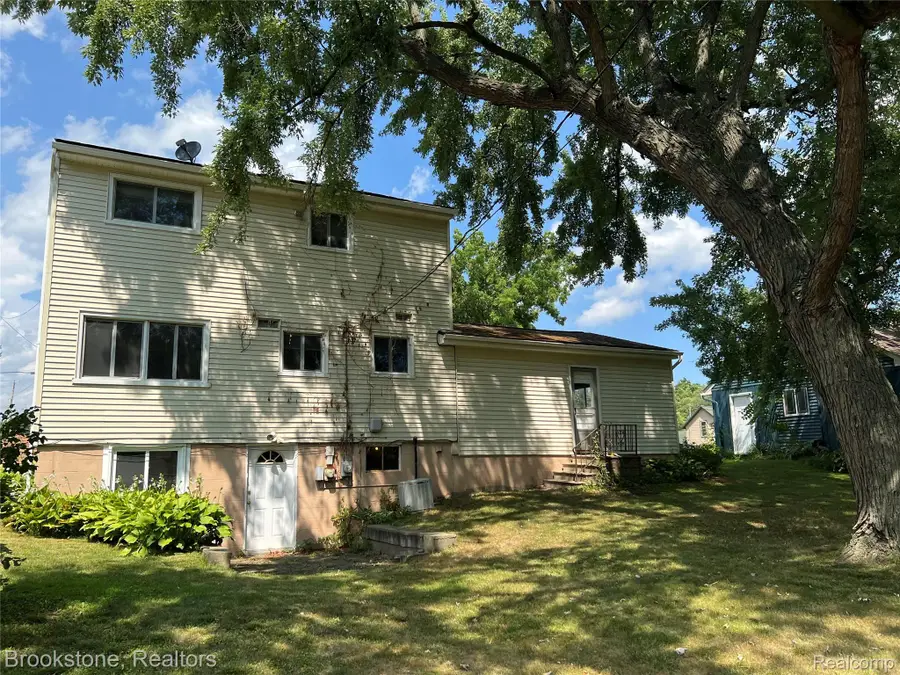 400 E Flint Street, Lake Orion, MI 48362 - Image #2