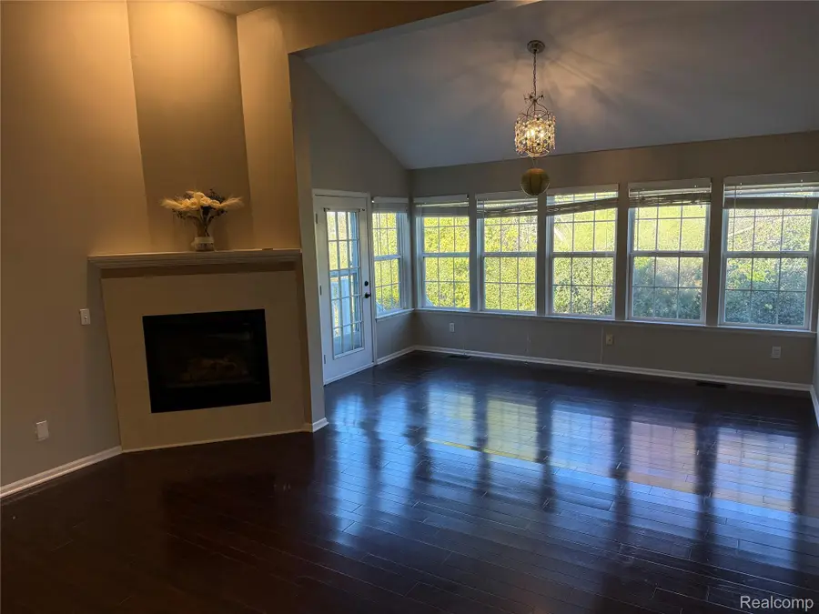 7172 Kings Way, Flushing, MI 48433 - Image #3