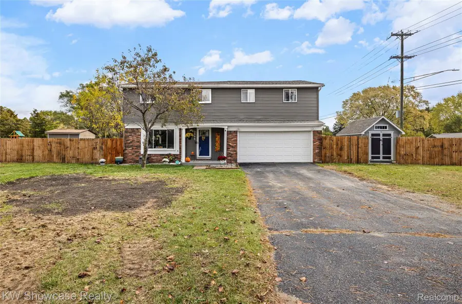 2606 Caterham Drive, Waterford, MI 48329 - Image #2