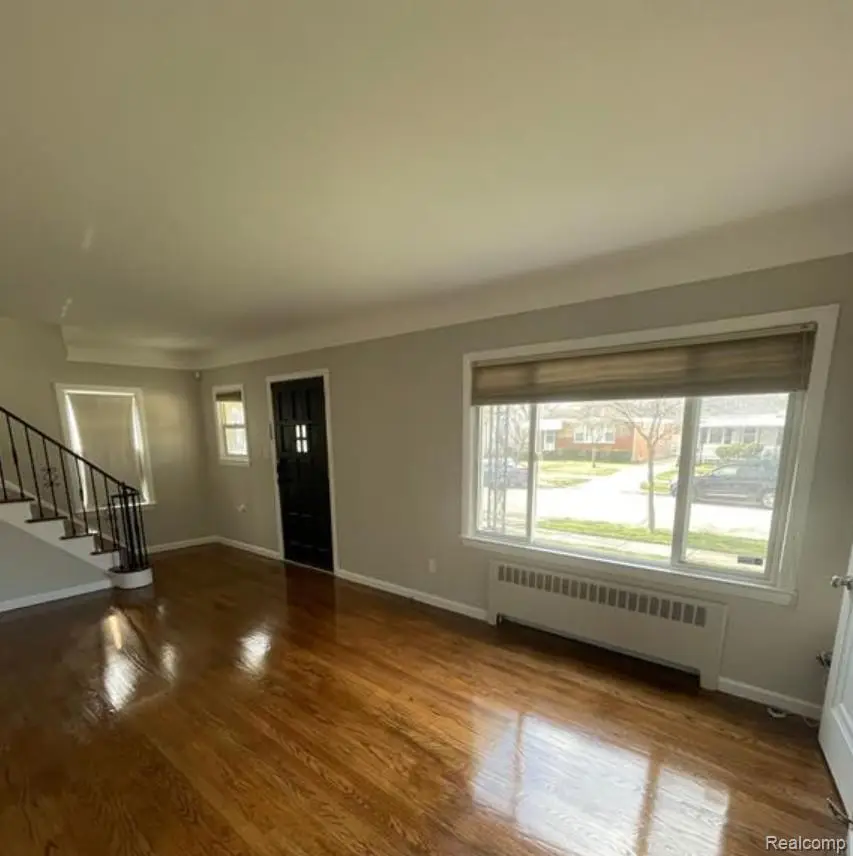 20661 Washtenaw Street, Harper Woods, MI 48225 - Image #3