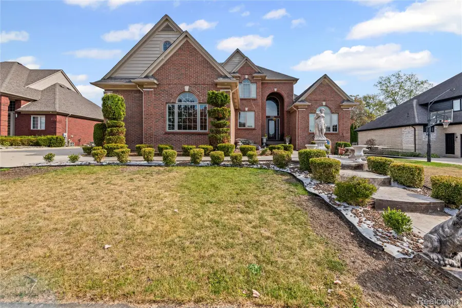 56502 Edgewood Drive, Shelby Charter Township, MI 48316 - Image #3