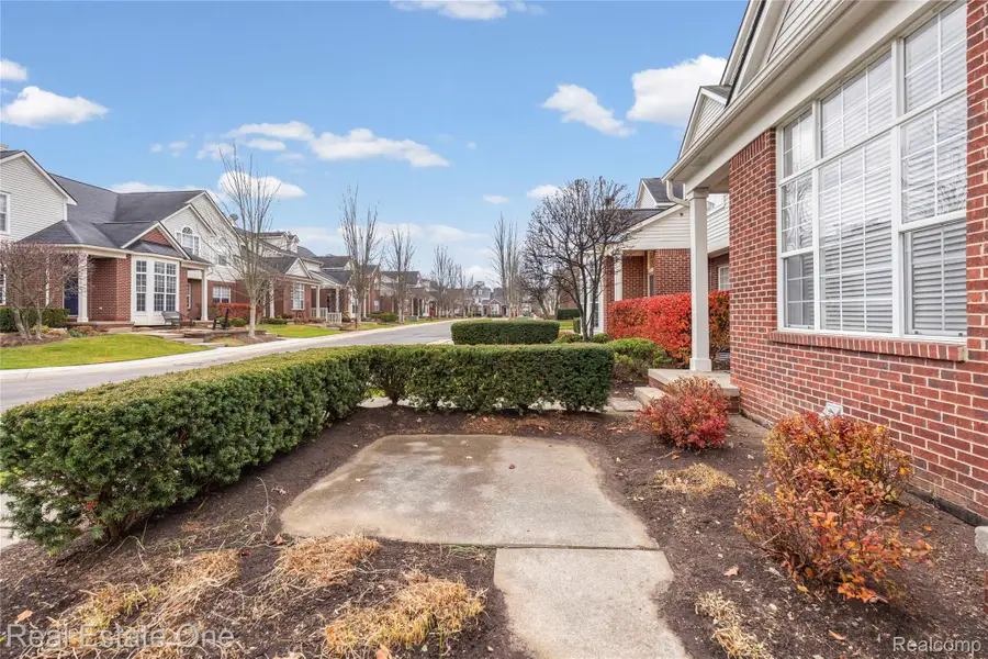 23102 Alexa, Commerce, MI 48390 - Image #2