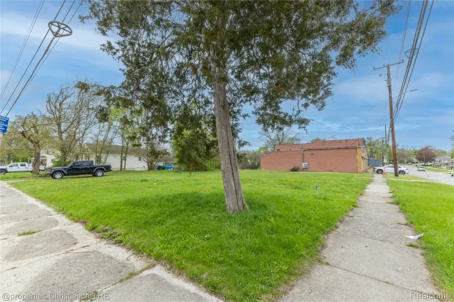 8 Myra Avenue, Pontiac, MI 48341 - Image #2