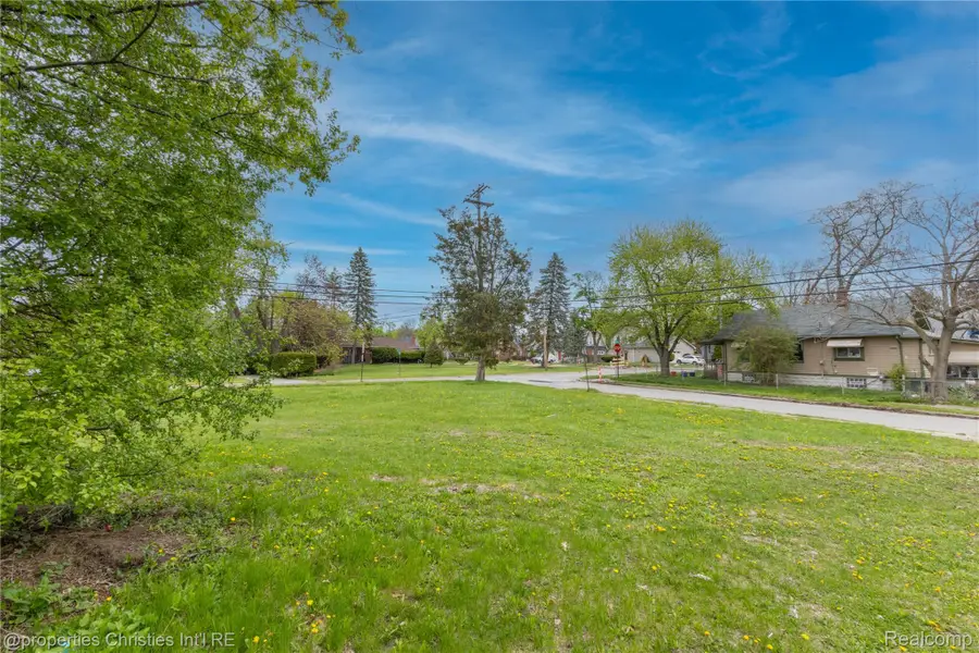 8 Myra Avenue, Pontiac, MI 48341 - Image #3