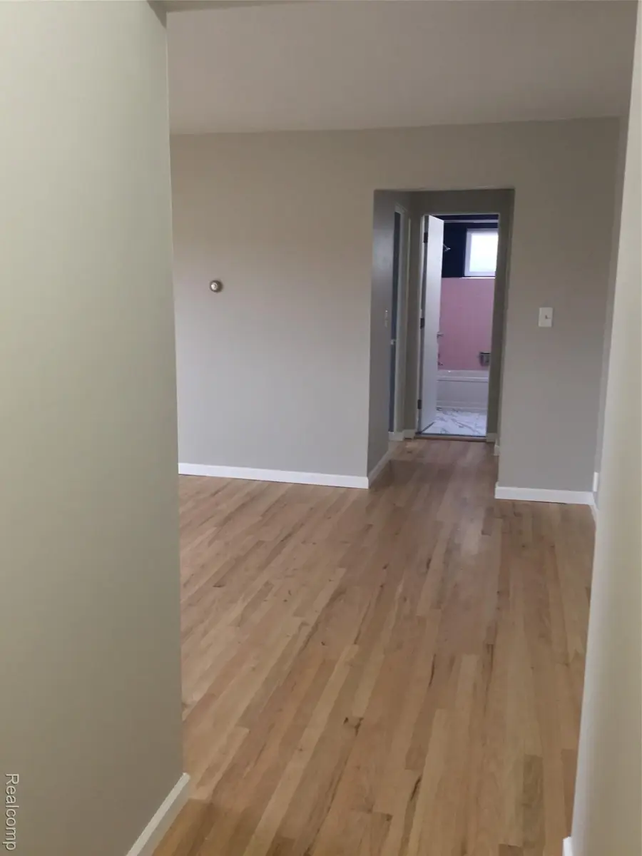 4820 Briarwood Avenue #4, Royal Oak, MI 48073 - Image #2