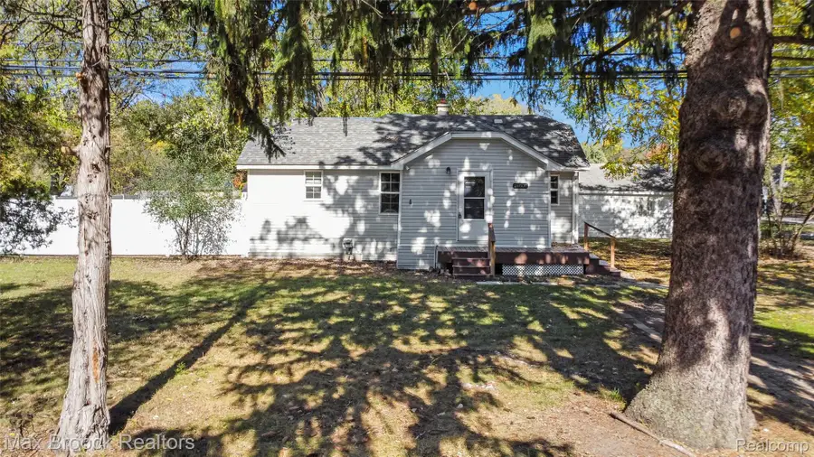 24800 W Nine Mile Road, Southfield, MI 48033 - Image #2