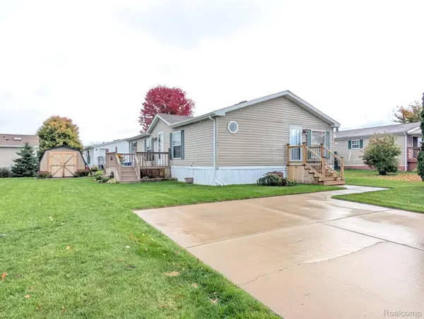 72 Ashley Circle, SwartzCreek, MI 48473