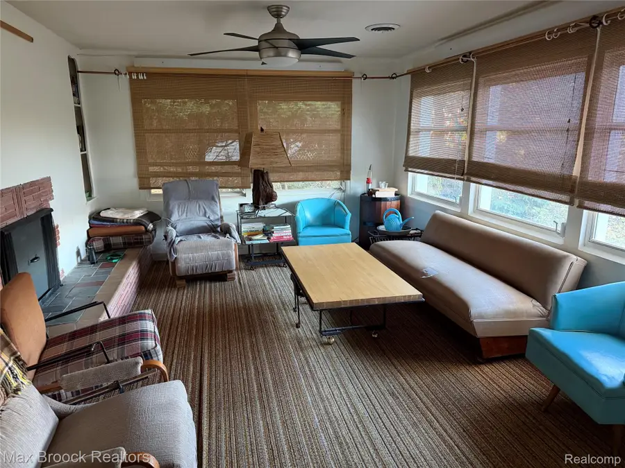 6433 Walnut Lake Road, West Bloomfield, MI 48323 - Image #2