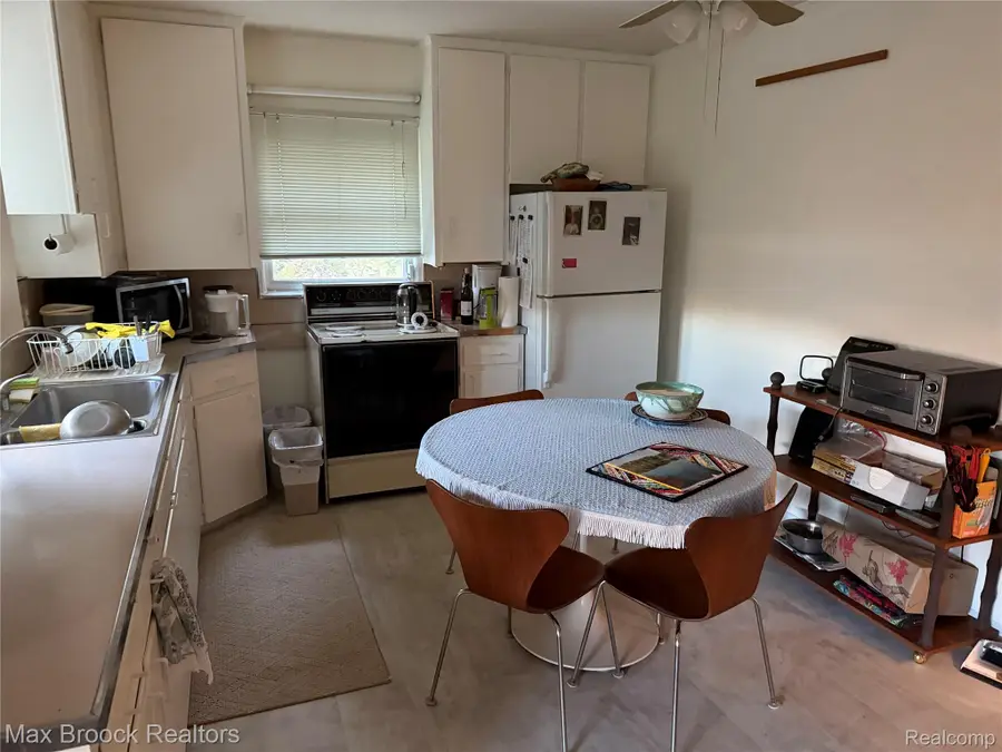 6433 Walnut Lake Road, West Bloomfield, MI 48323 - Image #3