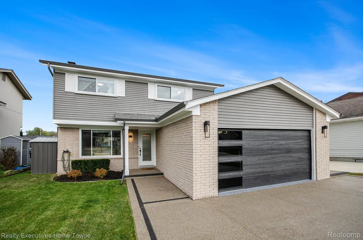 37762 Huron Pointe Drive, Harrison Township, MI 48045 - Image #1