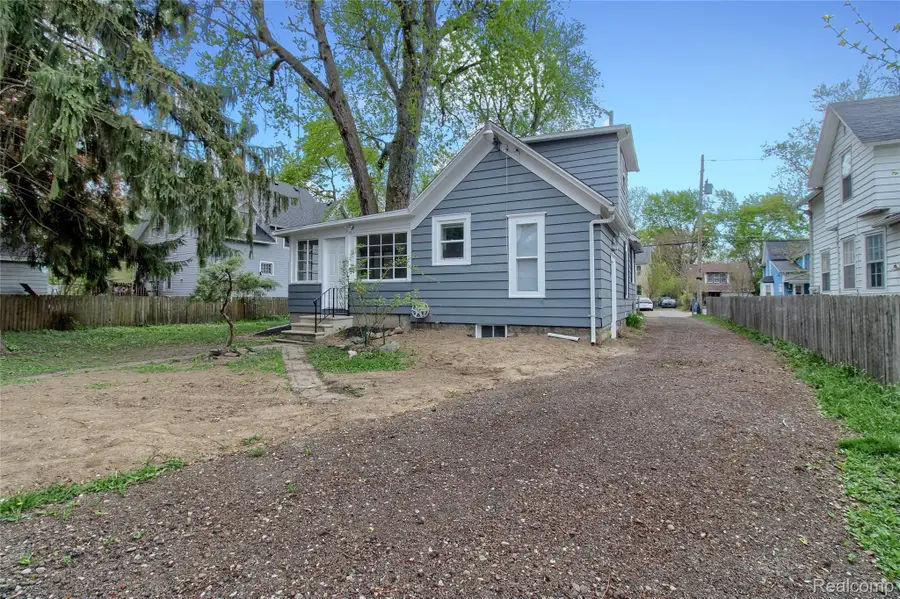 127 Bates Street, Jackson, MI 49202 - Image #3