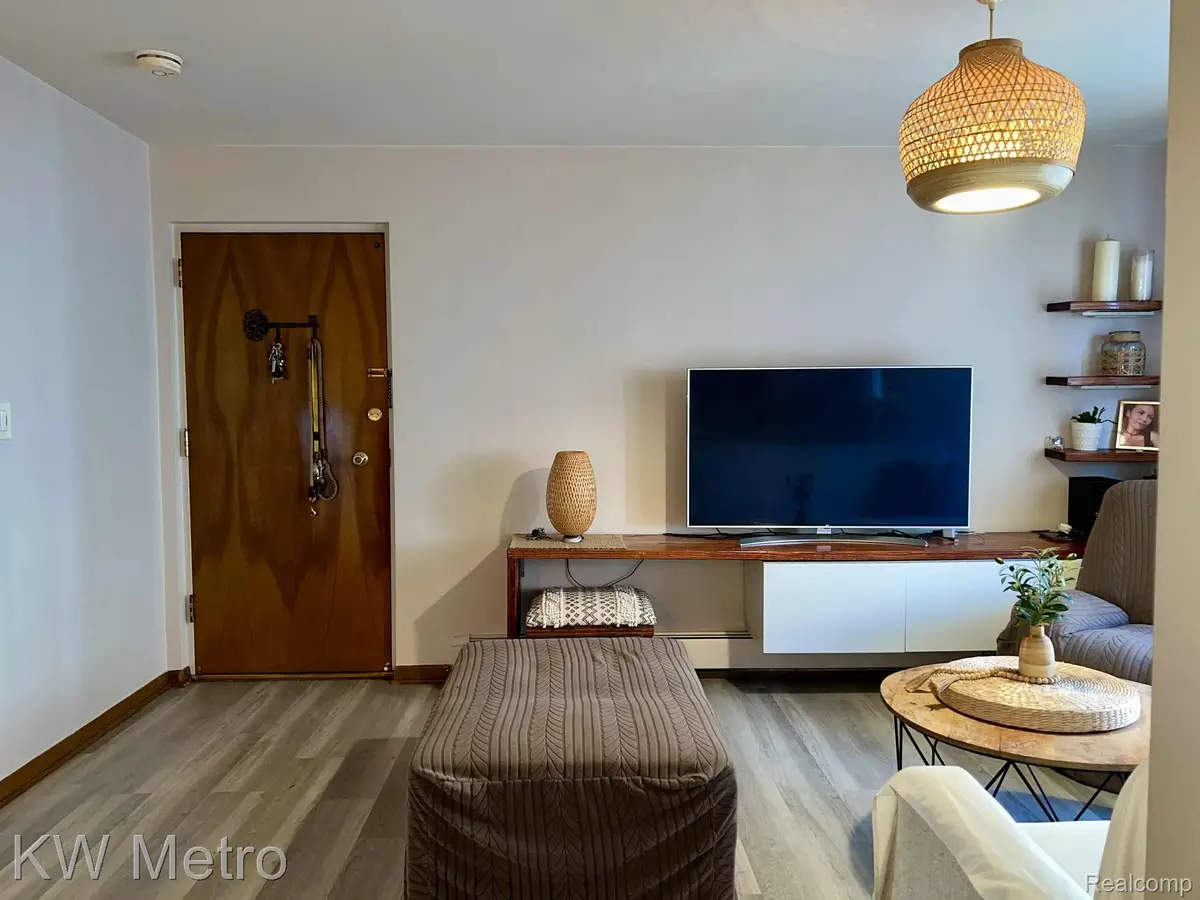 15219 E 9 Mile Road #3A, Eastpointe, MI 48021 - Image #1