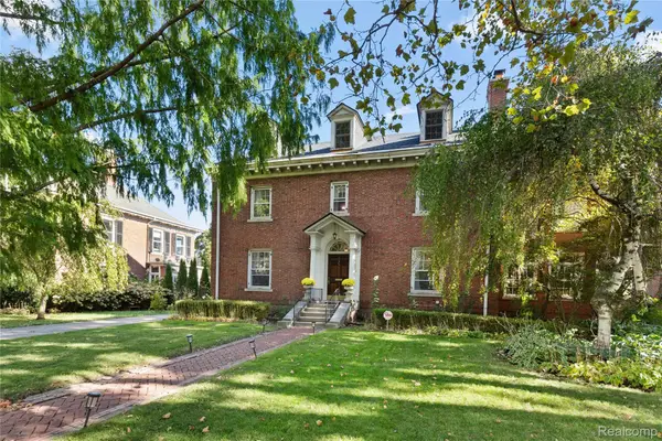 1450 Iroquois Street, Detroit, MI 48214