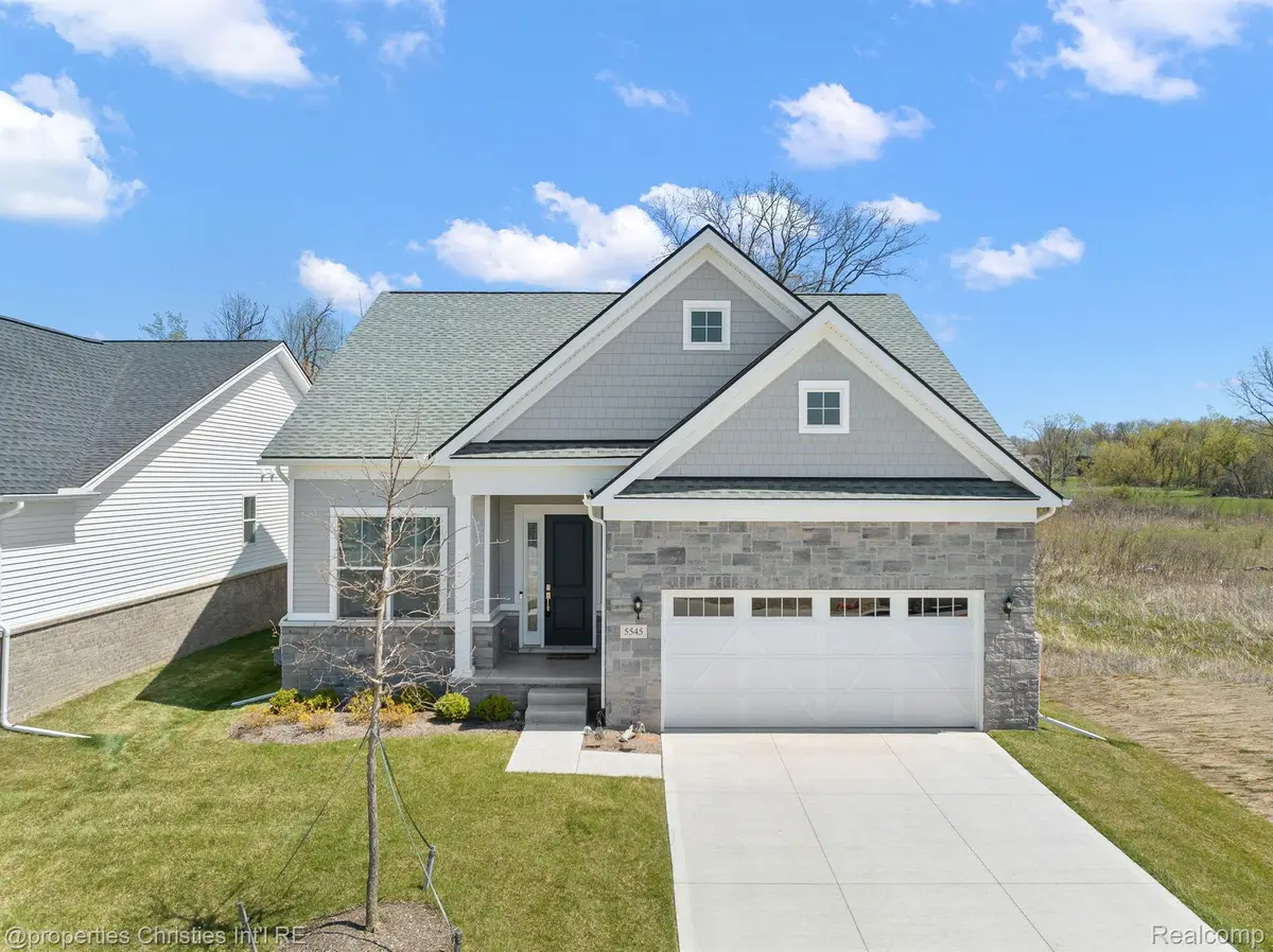 5545 Helmsdale Boulevard, West Bloomfield, MI 48322 - Image #1