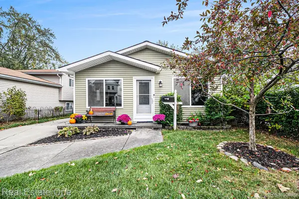 3678 Royal Avenue, Berkley, MI 48072