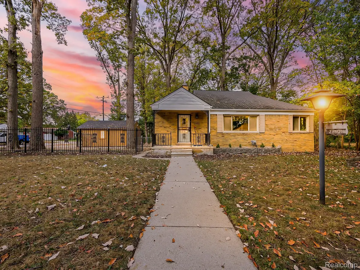 21301 Kipling Street, Oak Park, MI 48237 - Image #1