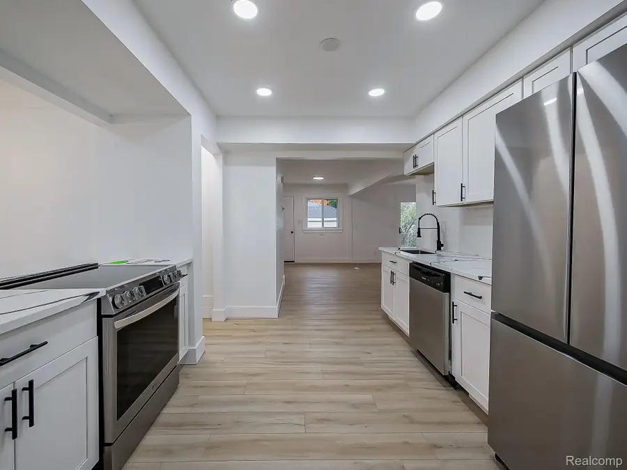 28316 Sutherland Street, Southfield, MI 48076 - Image #2