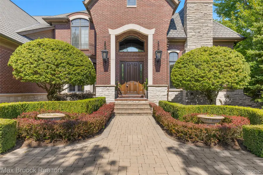 1699 Lincolnshire Drive, Rochester Hills, MI 48309 - Image #3