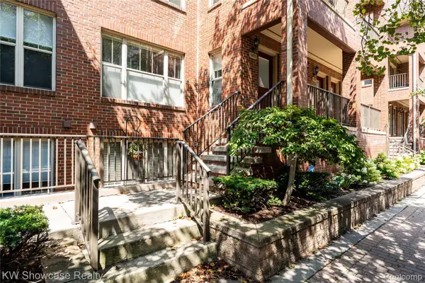 138 Tiffany Lane, RoyalOak, MI 48067