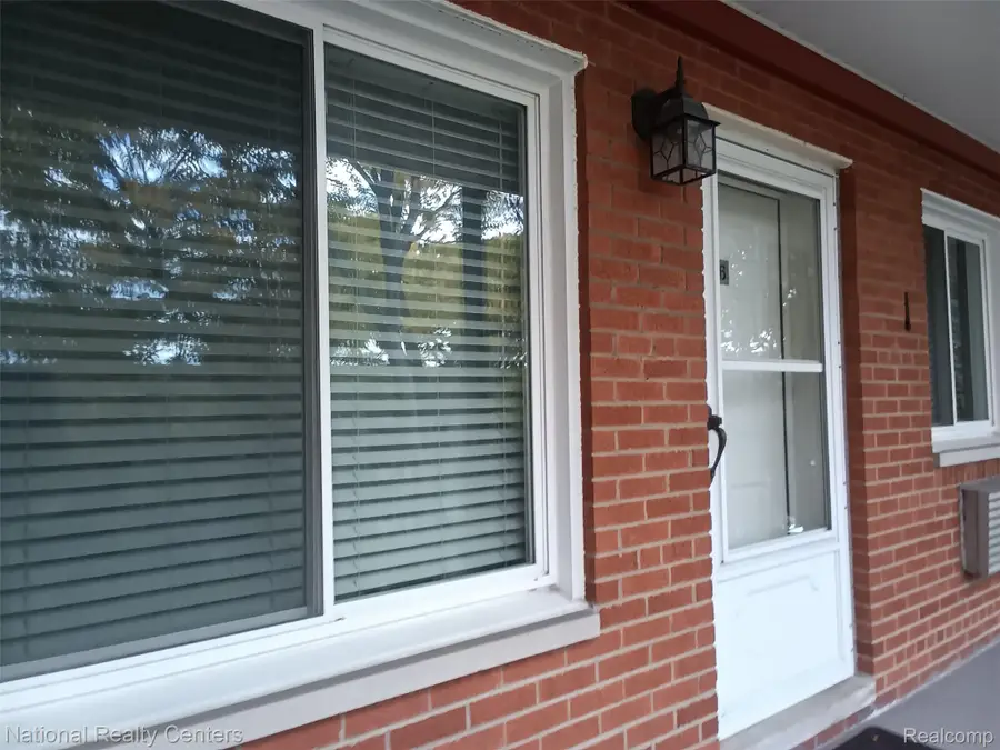 2915 13 Mile Road #406, Royal Oak, MI 48073 - Image #2