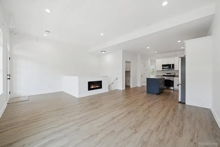 433 Village Drive #189, Walled Lake, MI 48390 - Image #2