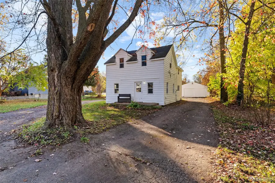 6116 Lapeer Road, Burton, MI 48509 - Image #3