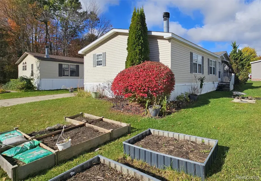 9481 Andrew Court, Davisburg, MI 48350 - Image #3