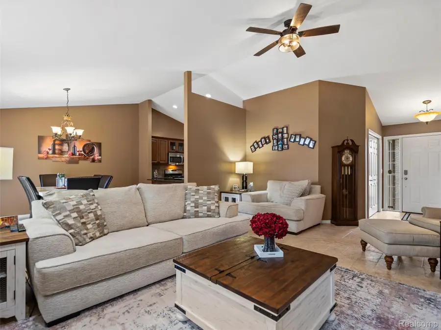 56714 Winding Creek Drive, Macomb, MI 48042 - Image #3