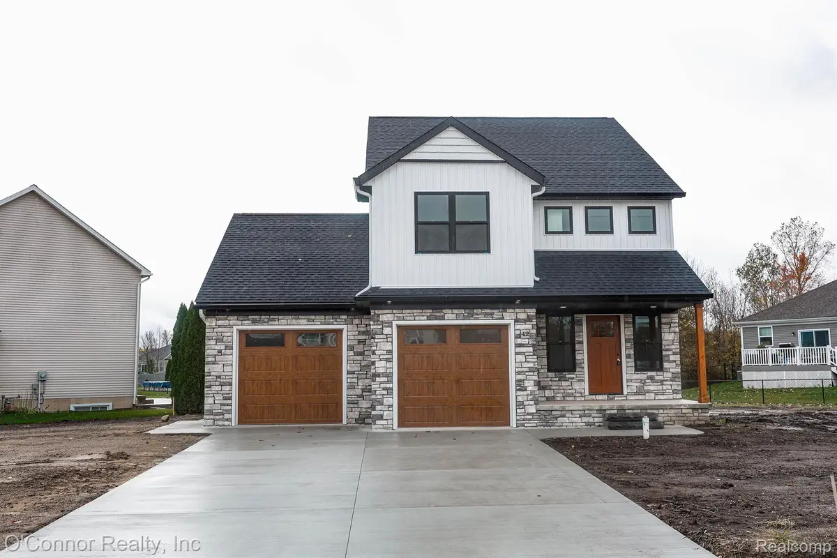 42 Liberty Avenue, Marysville, MI 48040 - Image #1