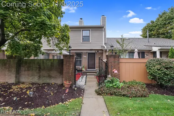 40041 Crosswinds, Novi, MI 48375