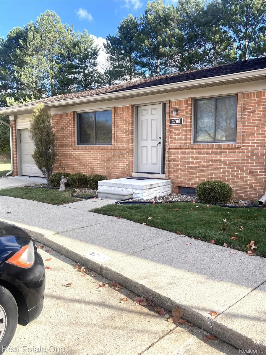 3700 Old Creek Road #124, Troy, MI 48084 - Image #2