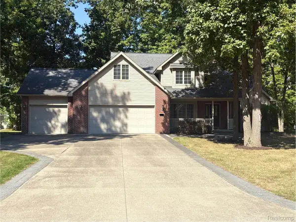 2295 Flagstone Drive, Flushing, MI 48433