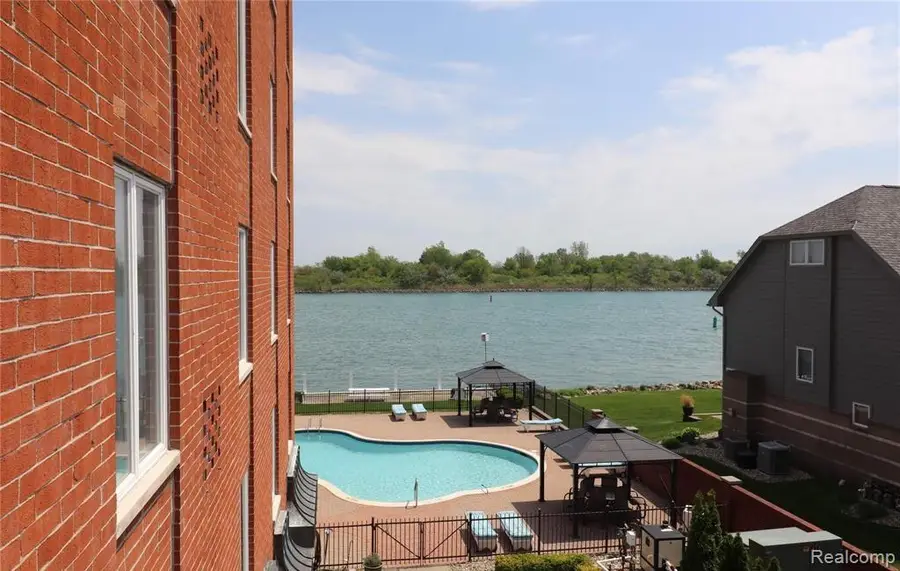 3301 Biddle Ave Apt 3c, Wyandotte, MI 48192 - Image #2