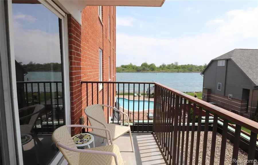 3301 Biddle Ave Apt 3c, Wyandotte, MI 48192 - Image #3