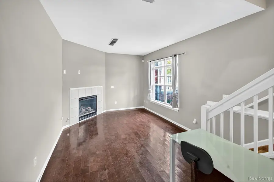 824 Lothrop, Detroit, MI 48202 - Image #3