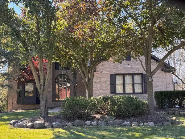 3727 Inverness Drive, Rochester, MI 48306