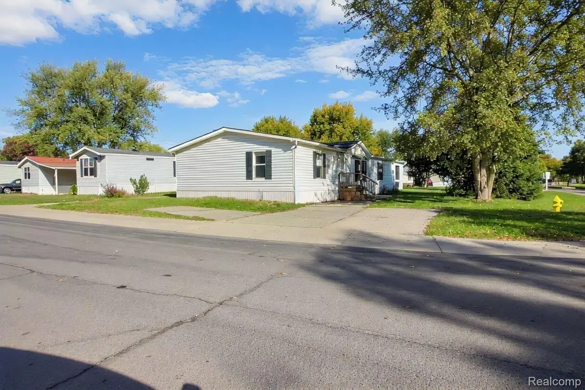 85 Oak Ridge, Monroe, MI 48161 - Image #1