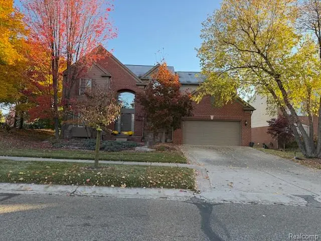 7555 Windgate Circle, West Bloomfield, MI 48323 - Image #1