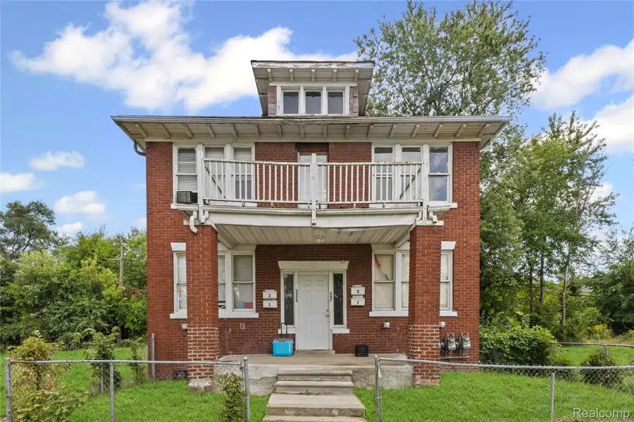 2675 W Buena Vista Street, Detroit, MI 48238 - Image #2