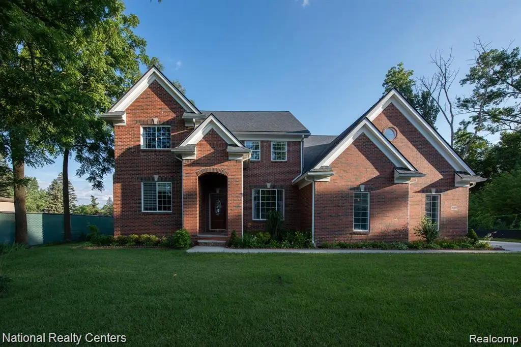 30527 W 11 Mile Road, Farmington, MI 48336 - Image #1